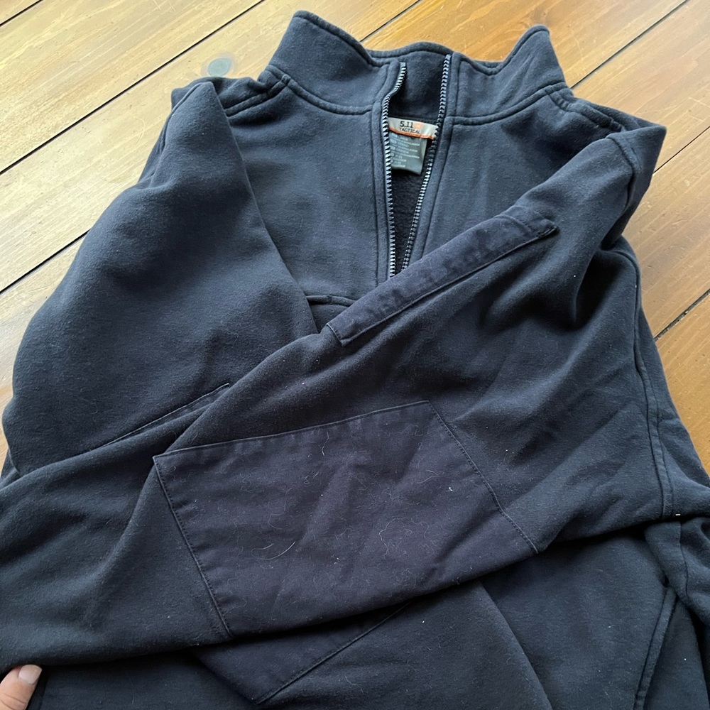 MENS 511 QUARTER ZIP SWEATER SIZE LARGE
